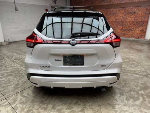 Used 2023 Nissan Kicks SR w/ SR Premium Package image 4