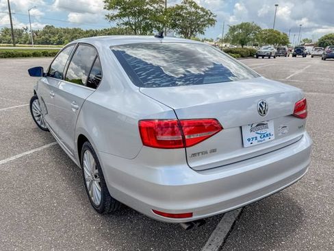 Used 2015 Volkswagen Jetta SE FWD image 6