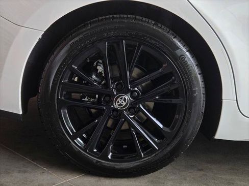 Used 2026 Toyota Camry SE FWD image 5