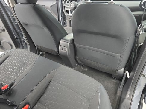 Used 2024 Nissan Kicks SV image 11