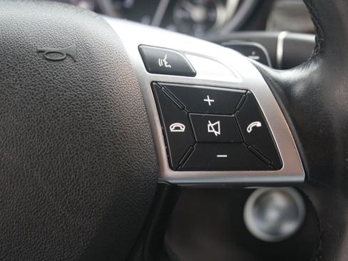 Used 2015 Mercedes-Benz GL 450 4MATIC image 24