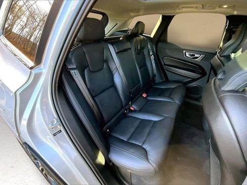 Certified 2023 Volvo XC60 B5 Plus w/ Climate Package image 24