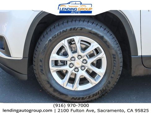 Used 2021 Chevrolet Traverse LT image 9