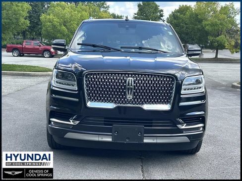 Used 2021 Lincoln Navigator L Reserve AWD/4WD image 2