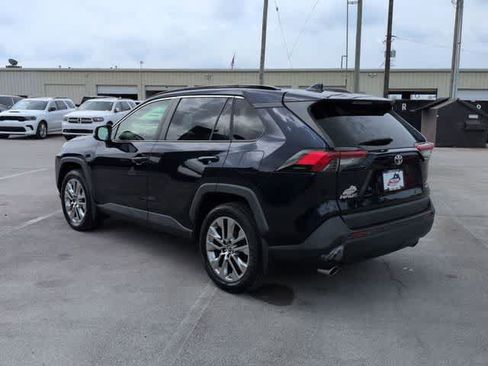Used 2019 Toyota RAV4 XLE Premium w/ Cold Weather Package AWD/4WD image 6