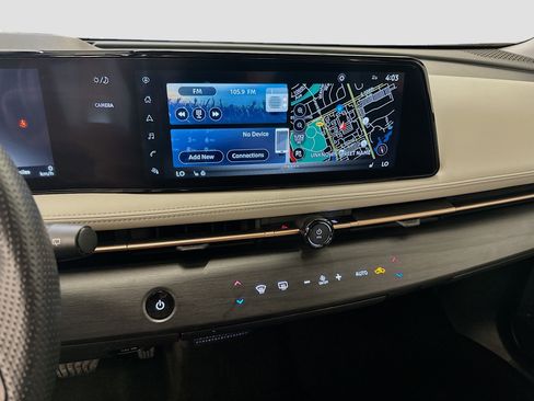 Used 2024 Nissan Ariya AWD image 26