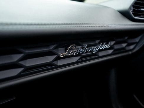 Used 2017 Lamborghini Huracan LP 580-2 RWD image 28