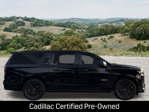 Certified 2023 Cadillac Escalade ESV V w/ LPO, ONYX Package AWD/4WD image 13
