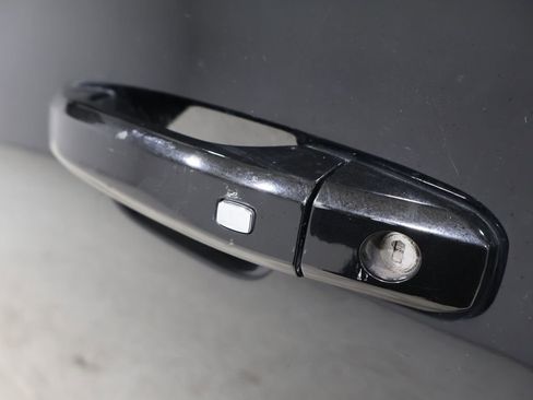 Used 2016 GMC Yukon SLT image 9