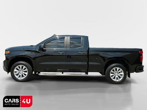 Used 2020 Chevrolet Silverado 1500 Custom w/ Custom Value Package AWD/4WD image 4