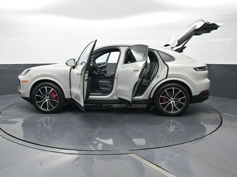 Certified 2025 Porsche Cayenne S AWD/4WD image 30