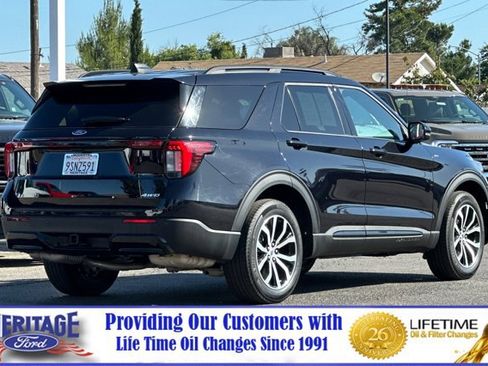 Used 2025 Ford Explorer ST-Line AWD/4WD image 4