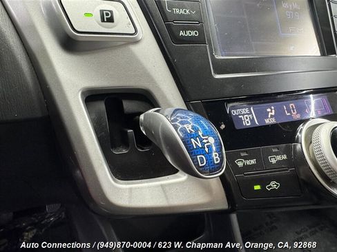 Used 2014 Toyota Prius V Two image 19