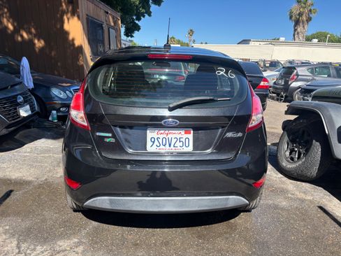 Used 2015 Ford Fiesta SE FWD image 5