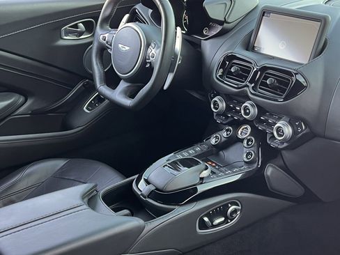 Used 2020 Aston Martin V8 Vantage Coupe image 15