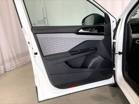 Used 2023 Volkswagen Taos S FWD image 21