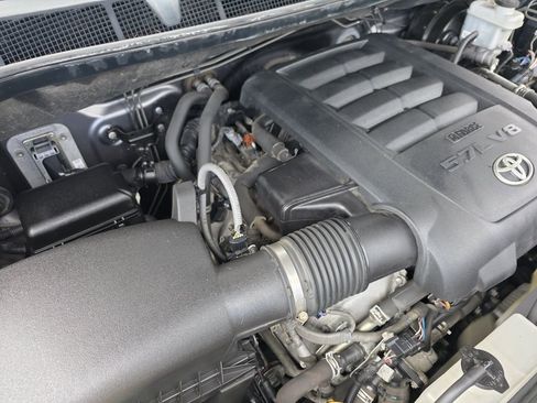 Used 2015 Toyota Tundra SR5 w/ TRD Off Road Package image 29