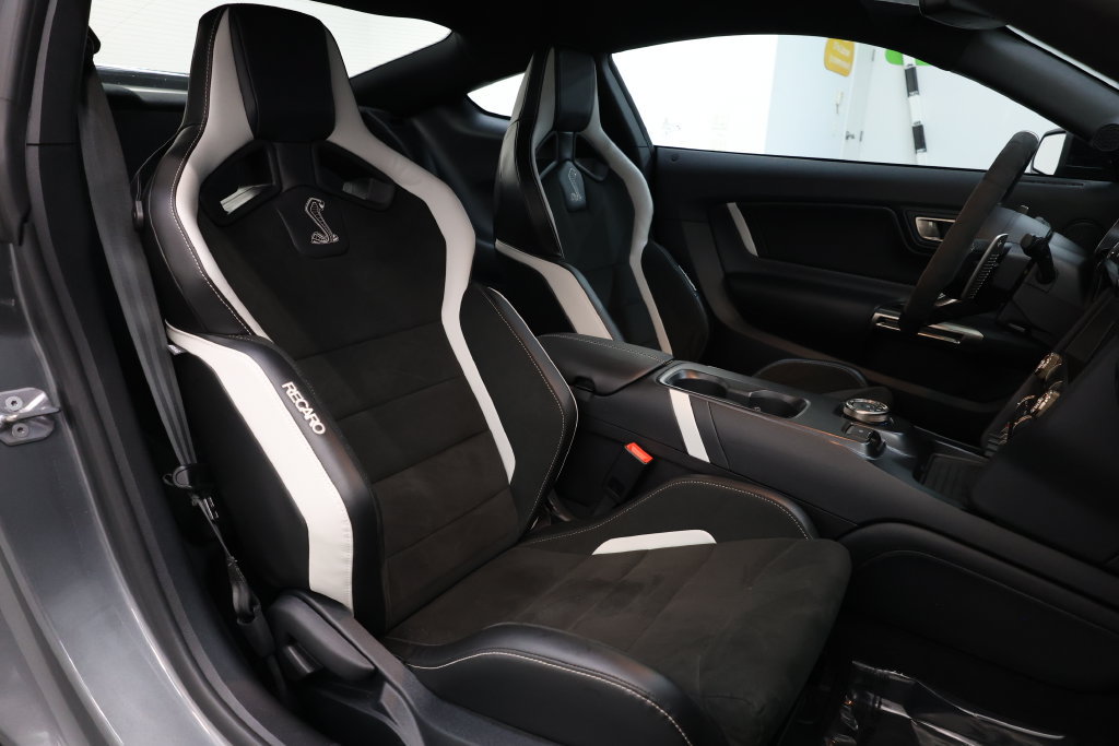 Used 2022 Ford Mustang Shelby GT500 w/ Carbon Fiber Track Pack RWD image 92