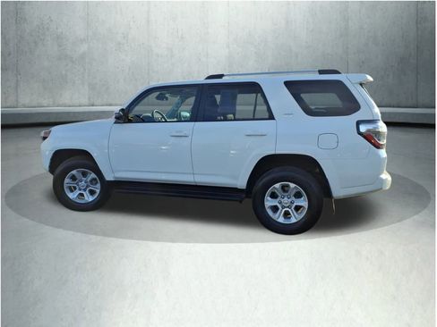 Used 2020 Toyota 4Runner SR5 Premium image 4
