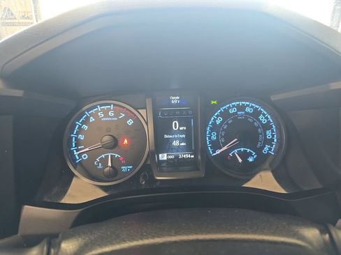 Used 2021 Toyota Tacoma TRD Sport AWD/4WD image 2