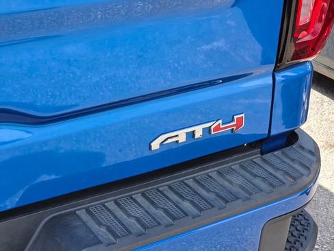 Used 2023 GMC Sierra 1500 AT4 w/ AT4 Premium Package AWD/4WD image 9