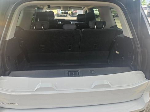 Used 2025 Ford Expedition Active RWD image 12