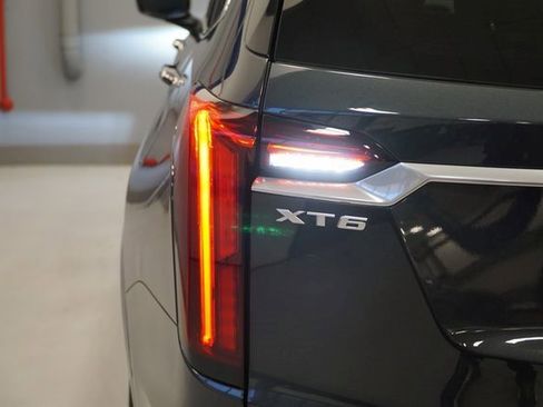 Certified 2022 Cadillac XT6 Premium Luxury w/ Technology Package image 4