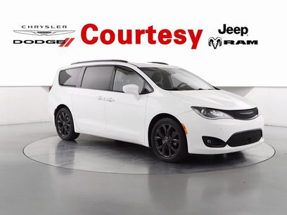 Used 2019 Chrysler Pacifica Touring-L Plus w/ Advanced Safetytec Group