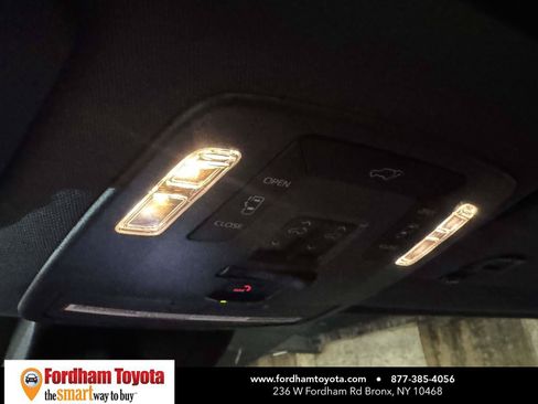 Used 2023 Toyota Sienna XSE AWD/4WD image 29