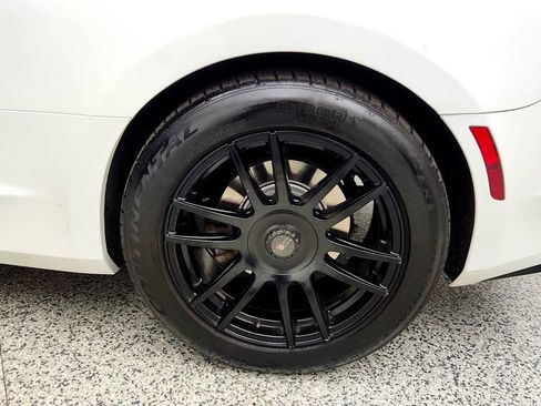 Used 2020 Chevrolet Camaro LT RWD image 9