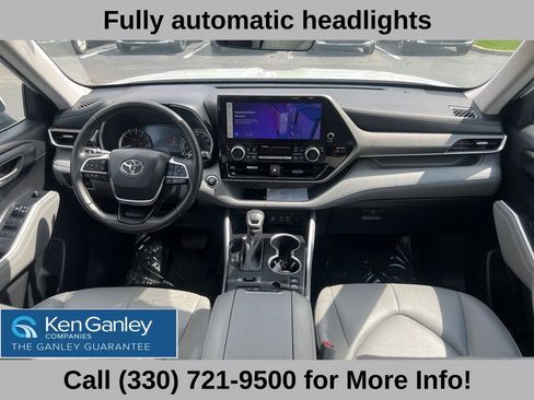 Used 2023 Toyota Highlander XLE AWD/4WD image 43