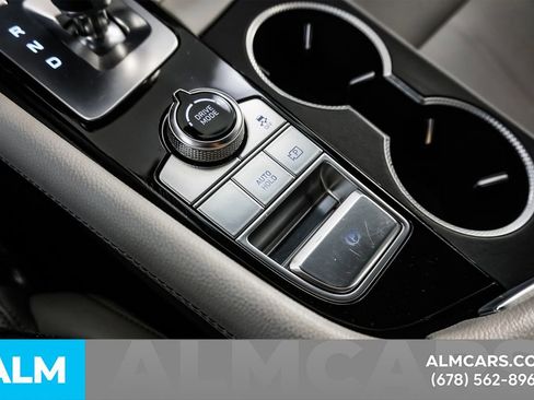 Used 2025 Genesis G70 2.5T RWD image 41