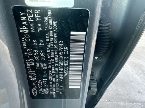 Used 2025 Hyundai Elantra SE FWD image 29