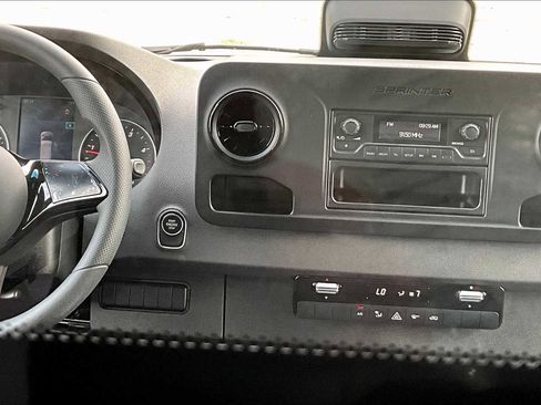 New 2025 Mercedes-Benz Sprinter 2500 image 9