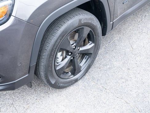 Certified 2023 Jeep Cherokee Altitude Lux w/ Lux Elite Package image 9