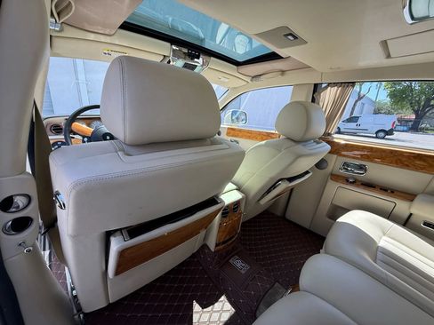 Used 2011 Rolls-Royce Phantom Sedan RWD image 39