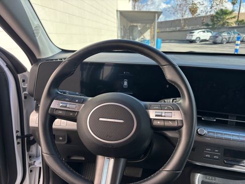 Used 2025 Hyundai Kona SEL image 34