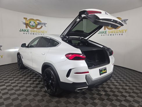 Used 2021 BMW X6 xDrive40i w/ Premium Package image 32