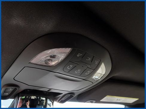 Certified 2025 Chrysler Pacifica Limited FWD image 20