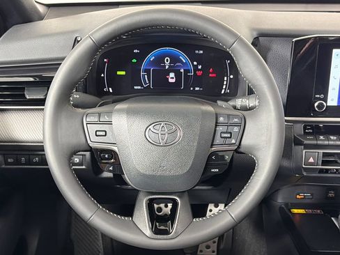 Used 2025 Toyota Camry SE w/ Convenience Package image 23