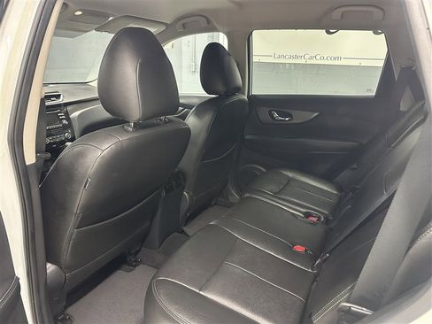 Used 2016 Nissan Rogue SV AWD/4WD image 3