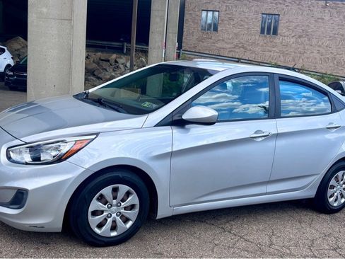 Used 2016 Hyundai Accent SE image 1