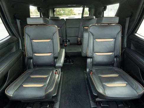 Used 2023 GMC Yukon AT4 w/ Technology Package image 29