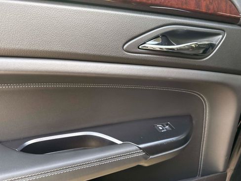 Used 2016 Cadillac SRX Luxury w/ Driver Awareness Package image 12