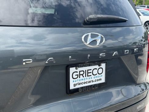 Used 2022 Hyundai Palisade SEL w/ Premium Package FWD image 11