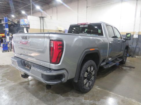 Used 2024 GMC Sierra 3500 Denali w/ Denali Reserve Package AWD/4WD image 6