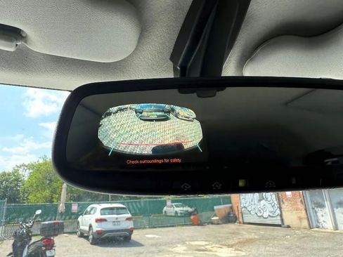 Used 2013 Toyota FJ Cruiser 4WD image 19