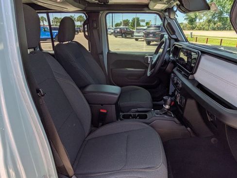 Used 2024 Jeep Wrangler Sport S image 17