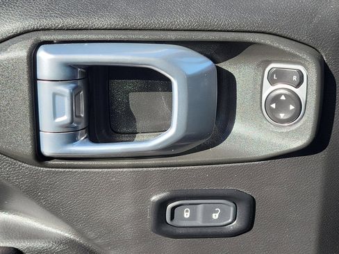 Used 2021 Jeep Gladiator Rubicon image 19