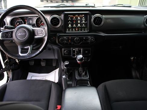 Used 2018 Jeep Wrangler Unlimited Sahara image 26